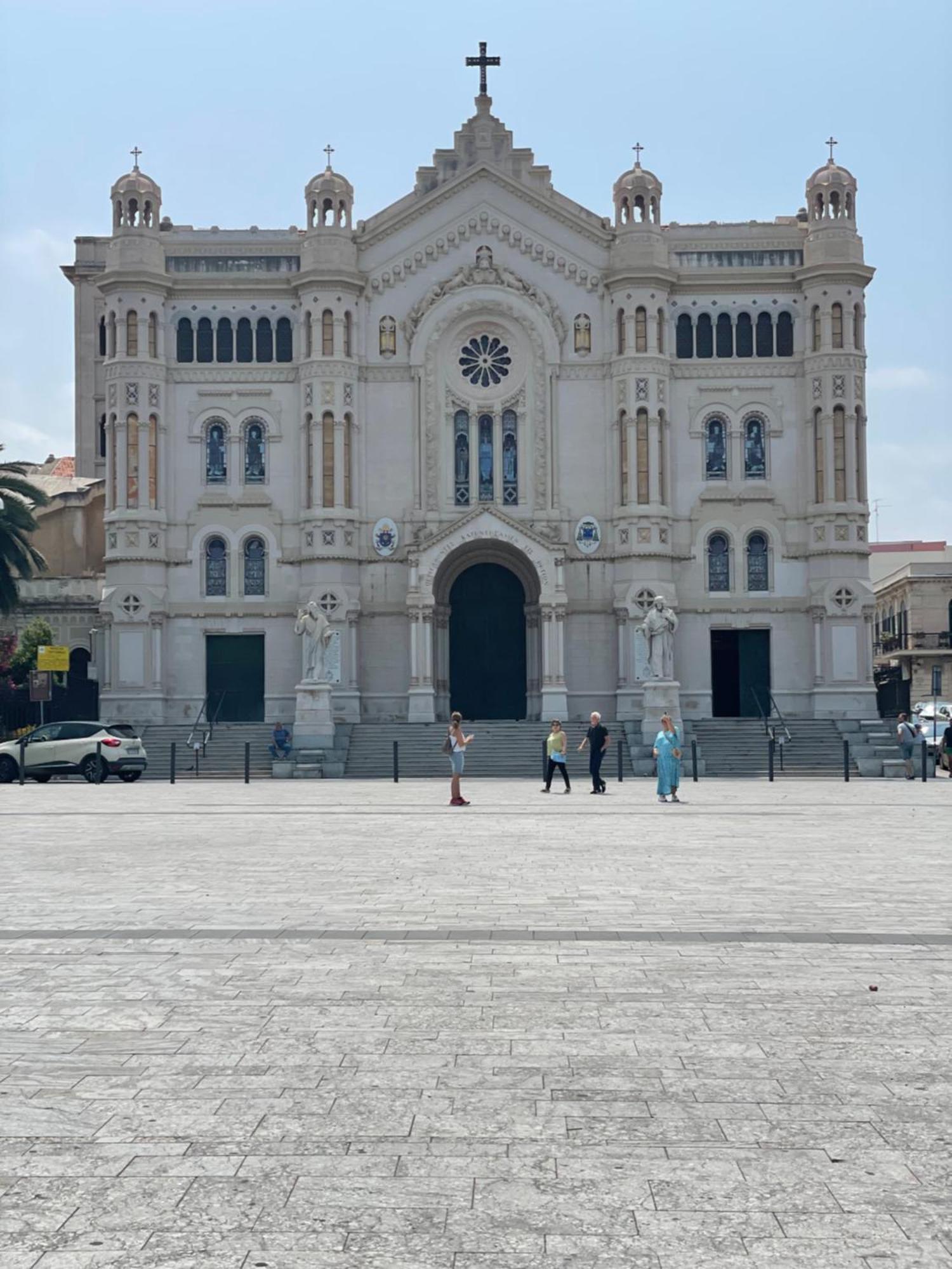 ホテル La Cattedrale レッジョ・ディ・カラブリア エクステリア 写真